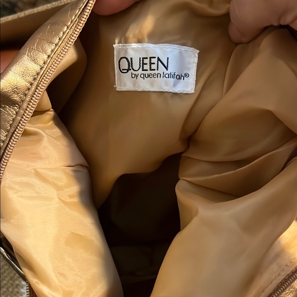 NWT Queen Latifah Gold Metallic Hobo Bag - Picture 5 of 6